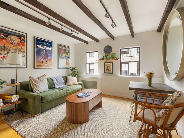 309 W 20th St #4R, Manhattan, NY 10011