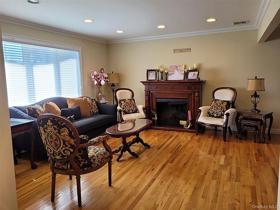 5th image of 132 Atlantic Avenue