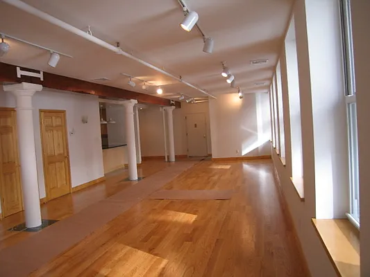 Rented by The Loft Broker | media 32