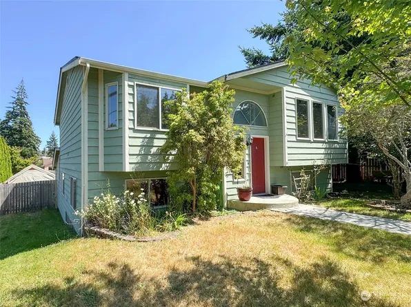 1611 W 15th Street, Port Angeles, WA 98363