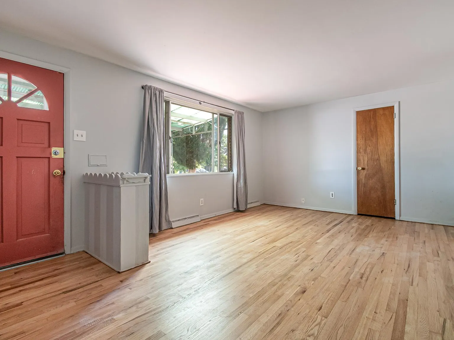 1370 W 1st Ave — Photo 3