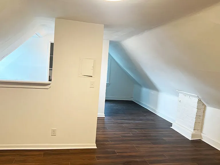 2309 Clifton Ave — Photo 7