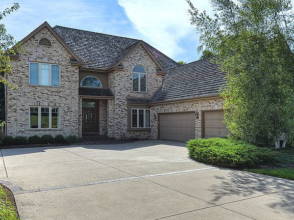 3rd image of 260 Monastery Hill Dr