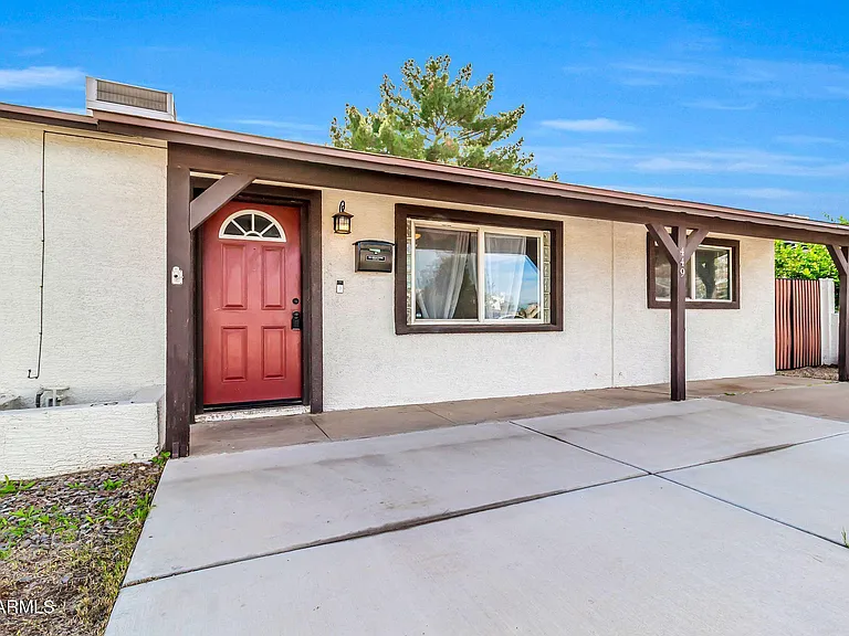449 E Harmony Ave — Photo 3