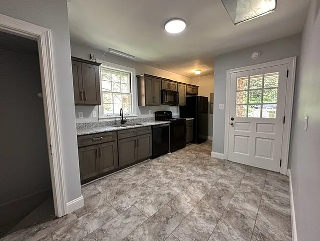 313 Hermitage Dr — Photo 12