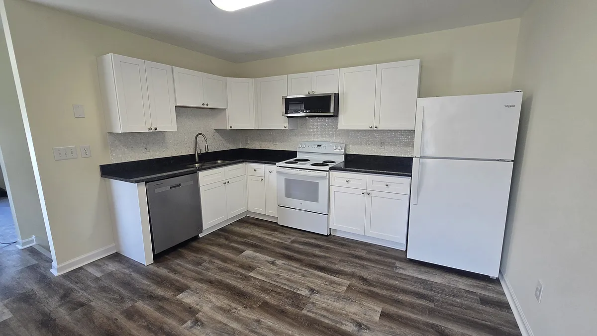 Building Photo - 4416 McClelland Dr