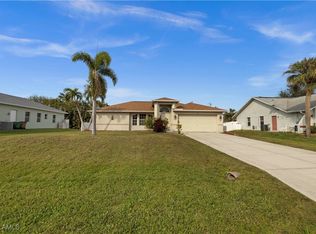 707 SW 11th Ter, Cape Coral, FL 33991