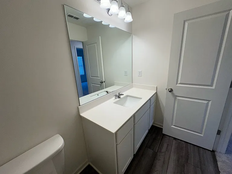 100 Swindon Dr — Photo 12