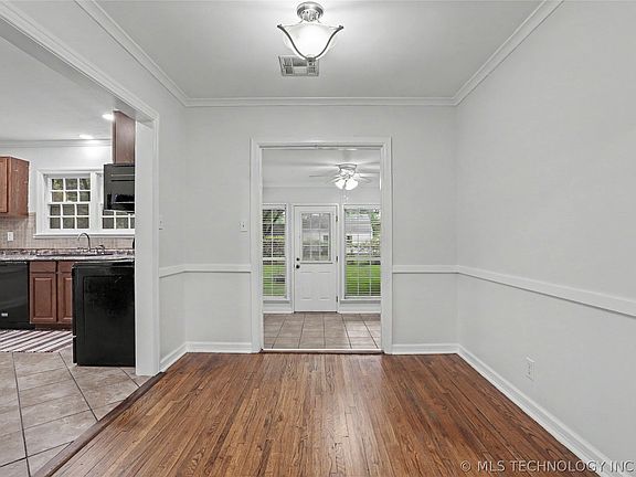 5th image of 1417 S Canton Ave
