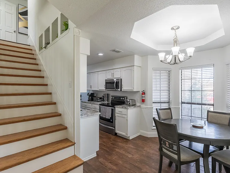 8073 Bonnie Cir — Photo 11