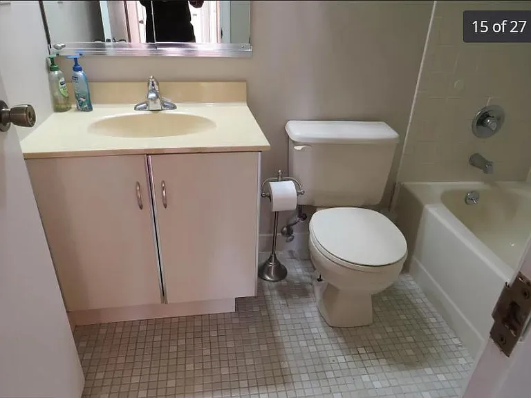 174 Wyndham Pl — Photo 16