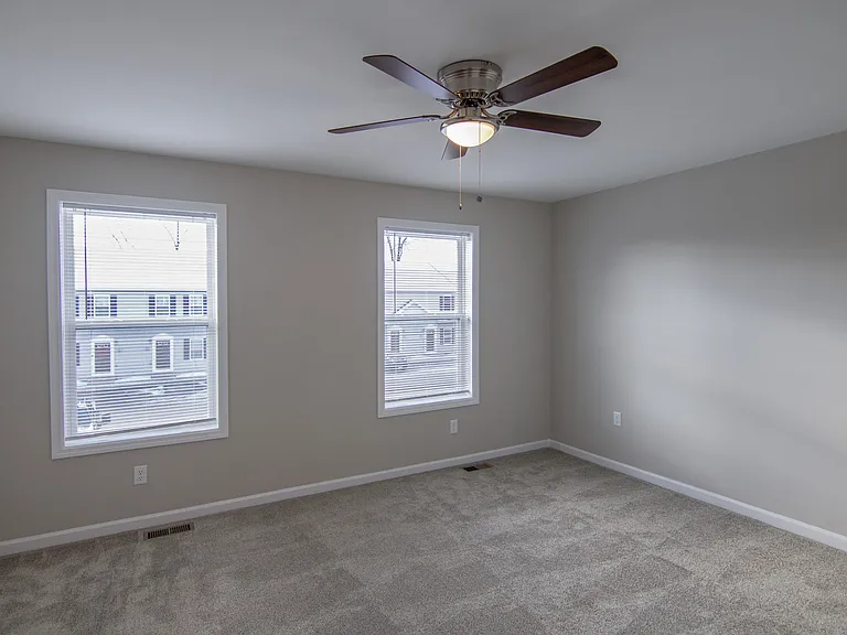 101 Missouri Ct — Photo 7