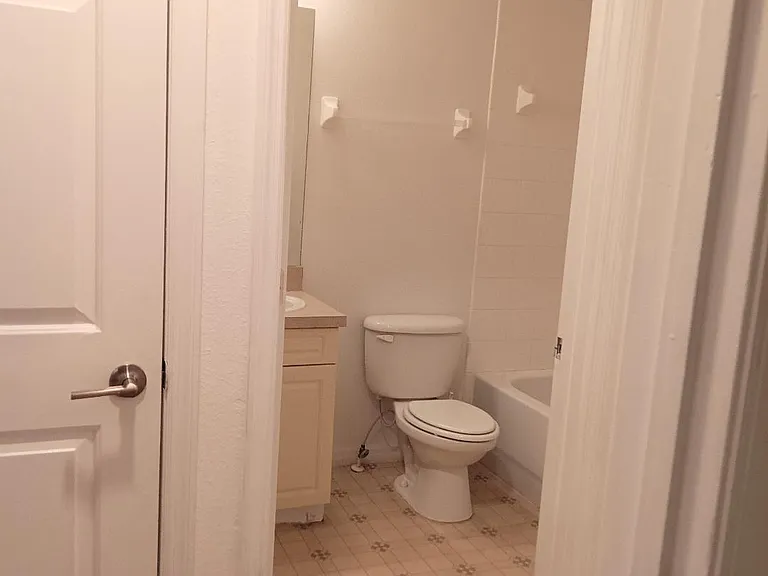 926 Washington Palm Loop — Photo 7