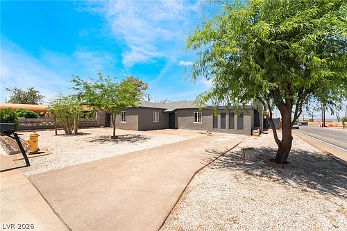 28 Hansen St Photo 1