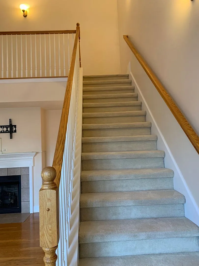 3 Bedroom 2 Bath Townhouse with 2 Car Garage — Photo 1