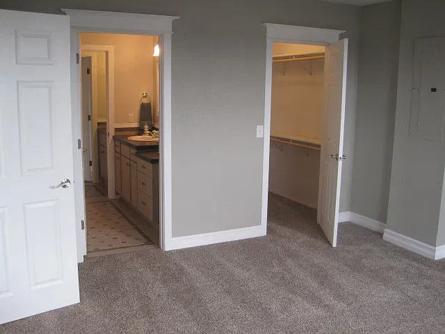 4 bed, 2.5 bath, 2000 sqft, $1,995 — Photo 4