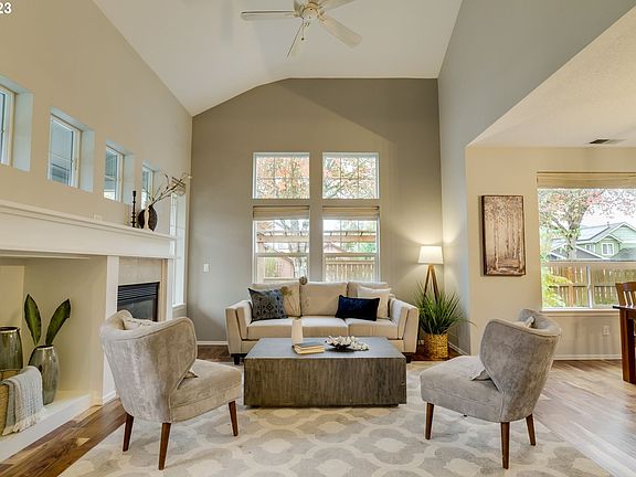 3rd image of 6121 NE Rosebay Dr
