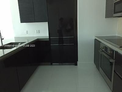 4th image of 1080 Brickell Ave Unit 2704