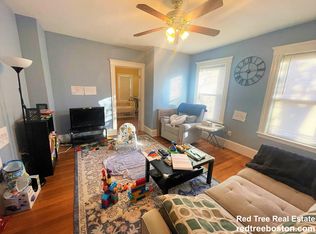 15 Westbourne Rd #2A, Newton Center, MA 02459