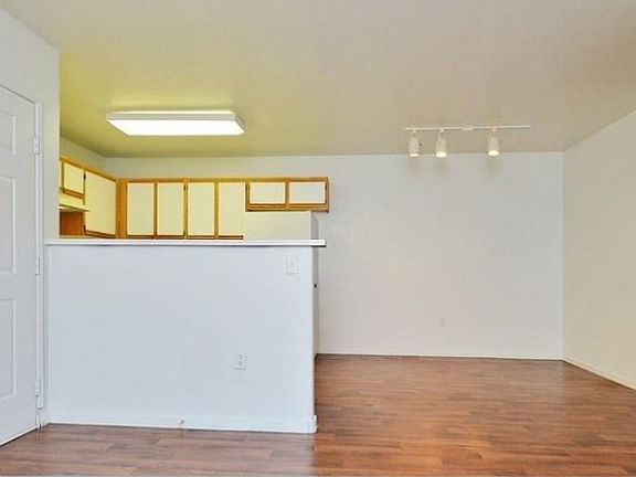 4th image of 1555 Balzar Ave APT 209