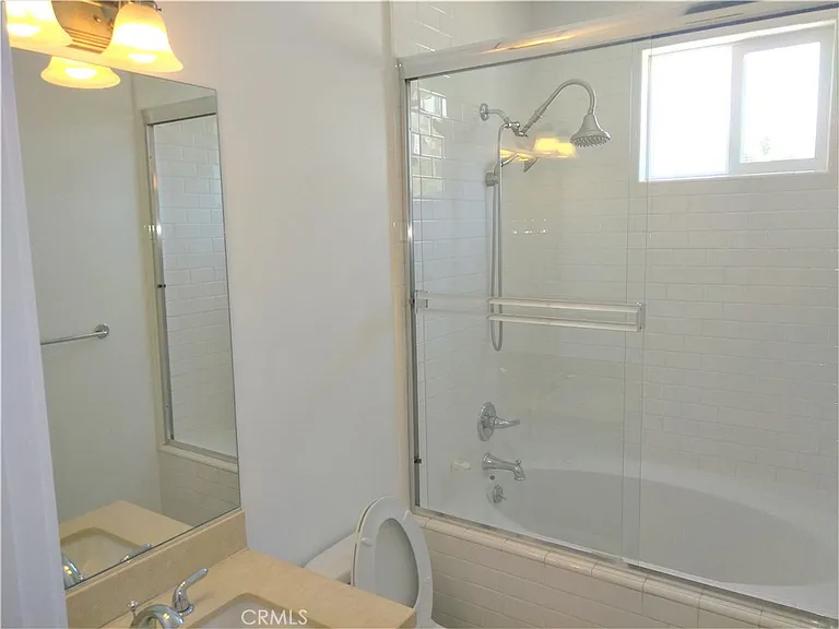 6300 Honolulu Ave #101 — Photo 27