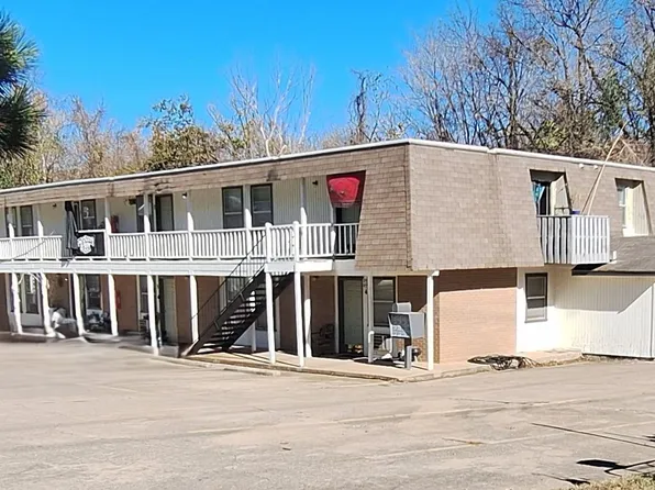 614 W Cleveland St #1-16, Fayetteville, AR 72701