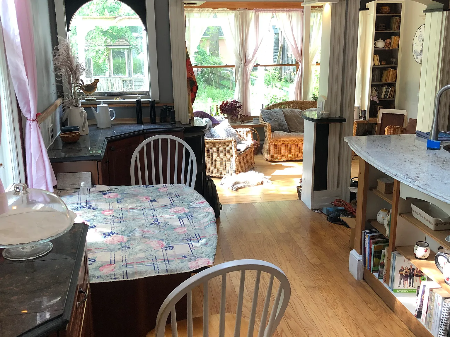 4 bed, 2.5 bath, 2330 sqft, $3,750 — Photo 2