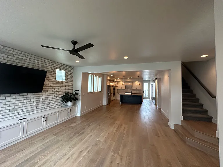 4423 E Parkcenter Blvd — Photo 9