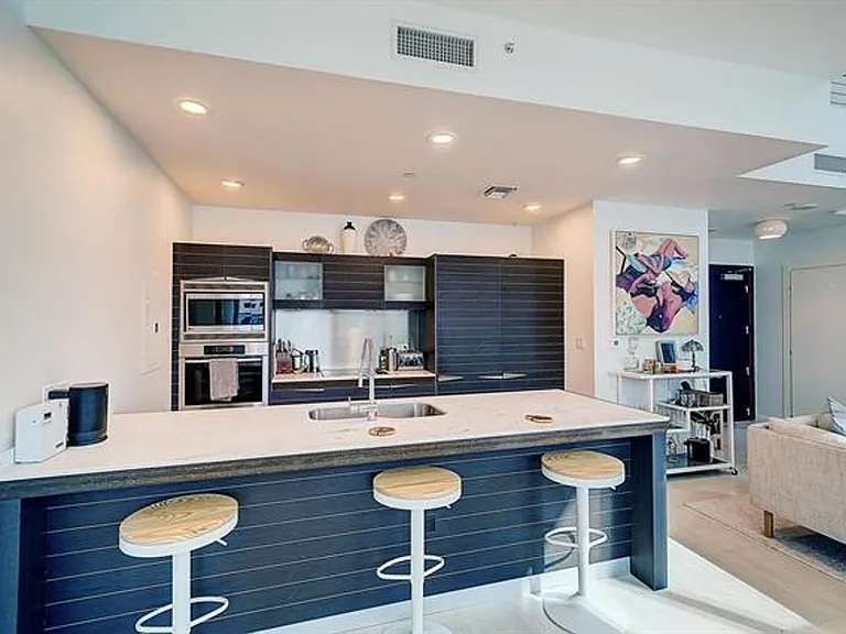 200 Biscayne Blvd #1408 — Photo 12