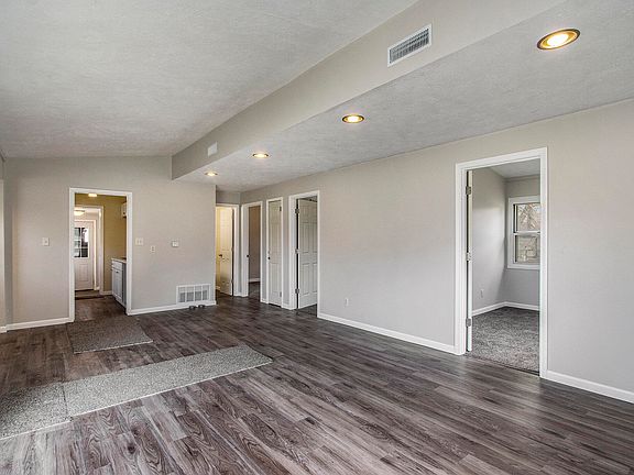 2nd image of 2428 Monterey Cir