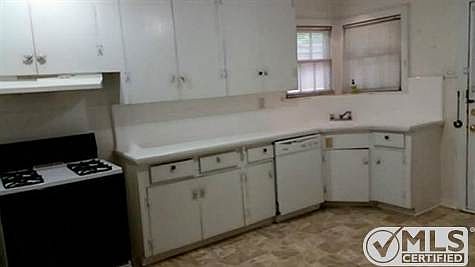 4th image of 5416 Collinwood Ave