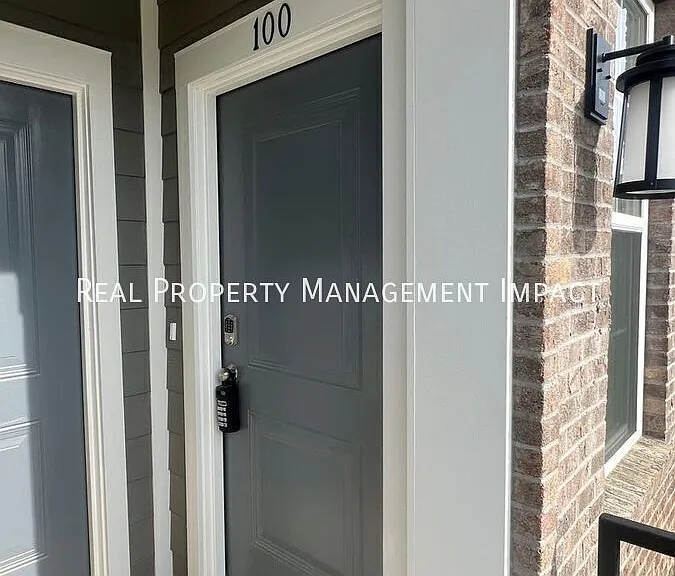 616 Market Grove Dr #100 — Photo 5