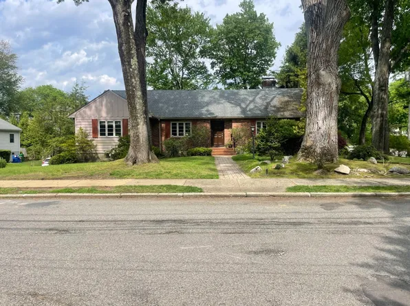 150 Gordon Rd, Newton, MA 02468