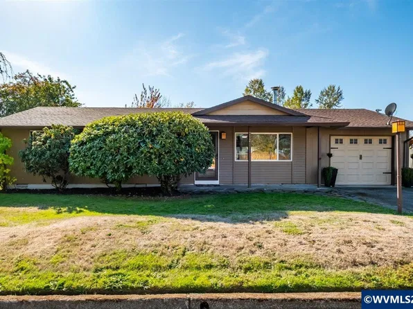 712 E 7th St, Molalla, OR 97038