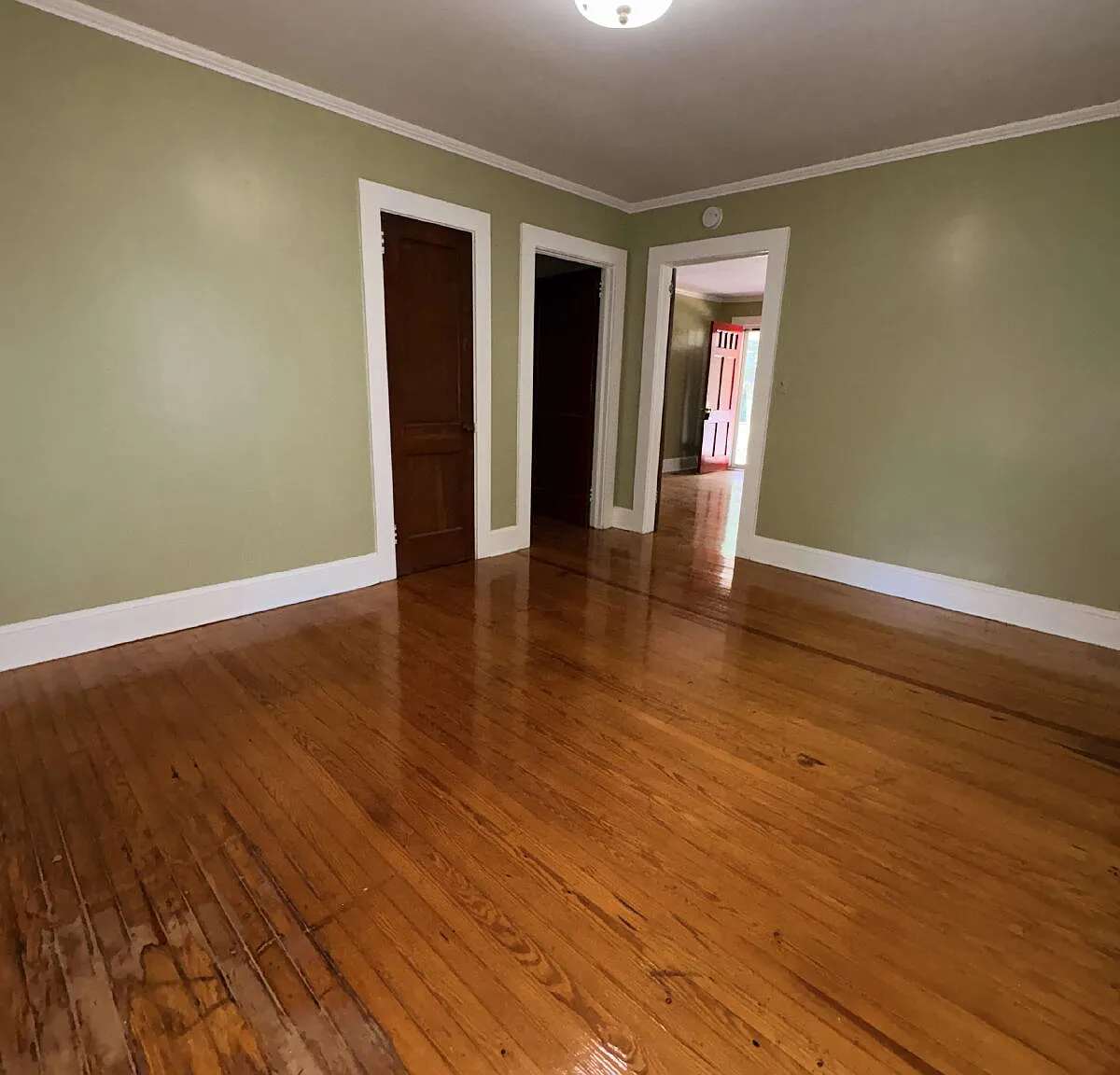 3 bed, 1.0 bath, $1,350 — Photo 4
