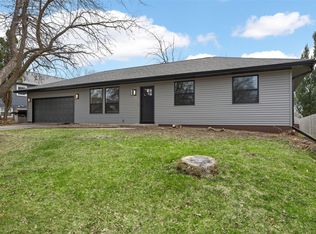 1505 Cottonwood Ln NE, Cedar Rapids, IA 52402
