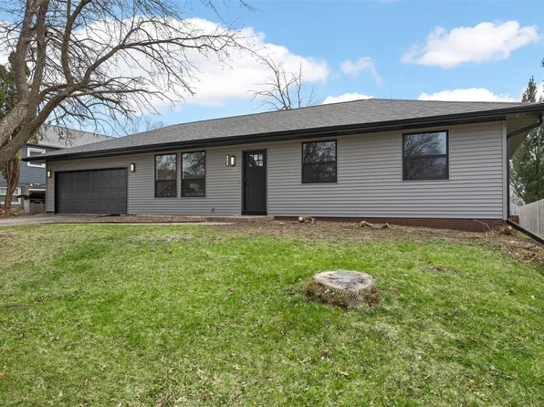 1505 Cottonwood Ln NE, Cedar Rapids, IA 52402