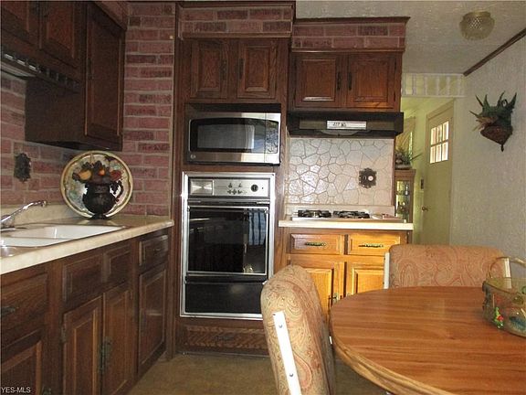 5th image of 1581 Bonnie Brae Ave NE