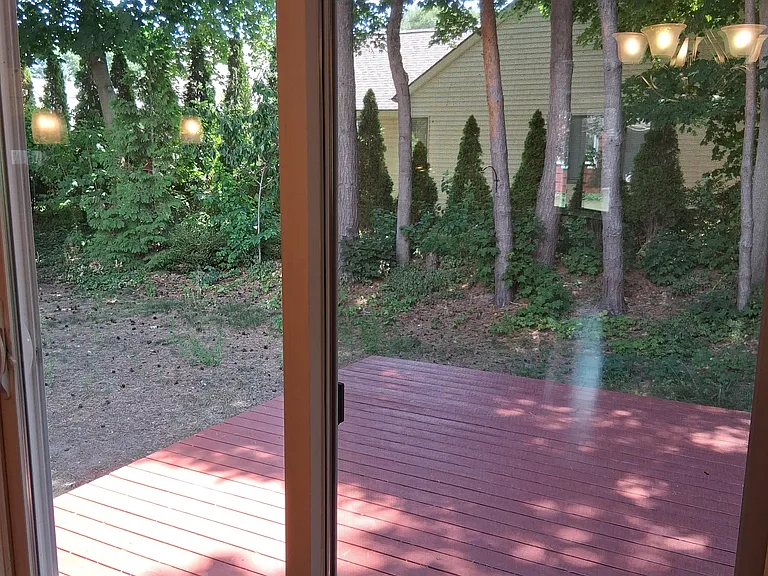 210 Elm St — Photo 8