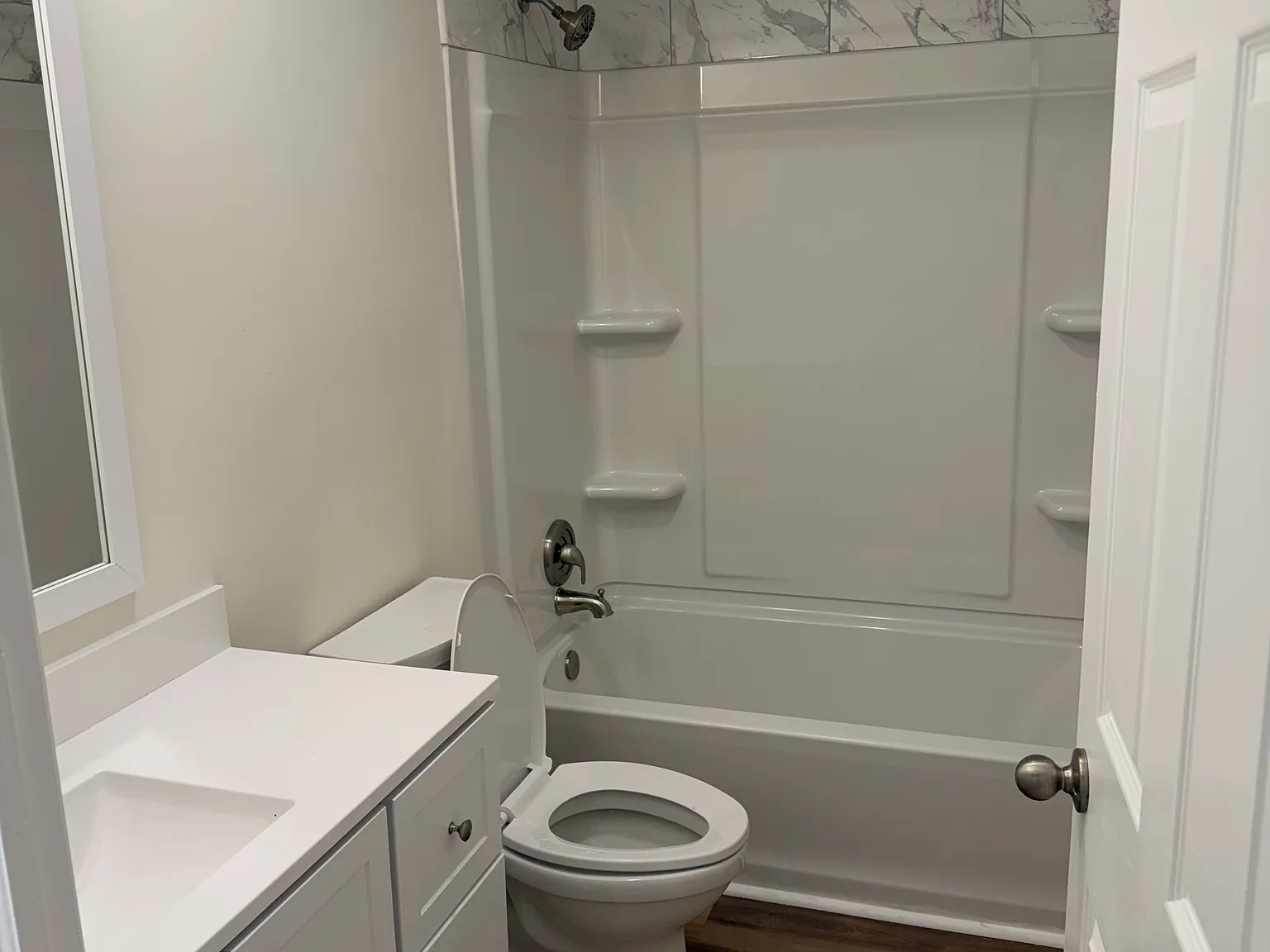 2 bed, 1000 sqft, $2,100 — Photo 1