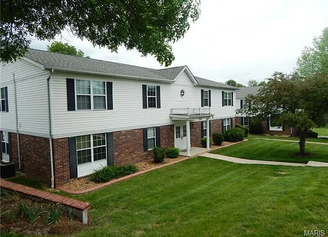 244 Carriage Ct — Photo 1