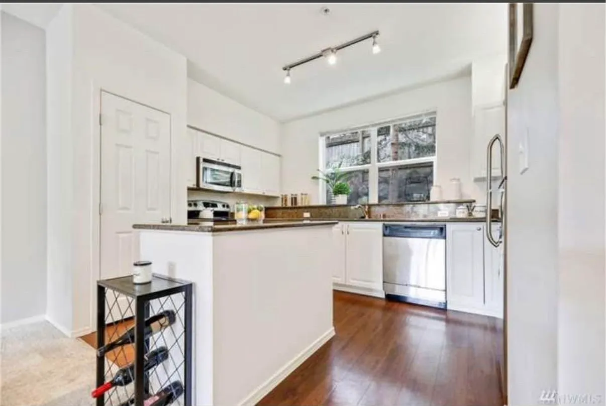 2 bed, 1035 sqft, $1,250 — Photo 3