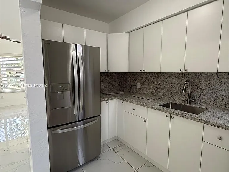 3177 SW 27th Ter #3177 — Photo 7