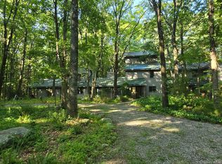15 Cox Dr, Warwick, NY 10990