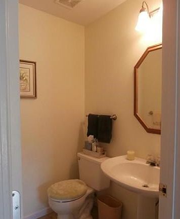 5th image of 249 Twin Lakes Dr