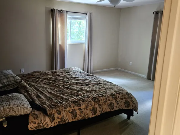 18309 Cabin Rd, Triangle, VA 22172