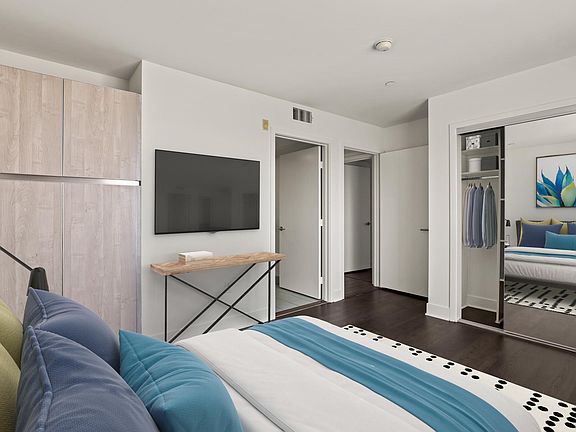 5th image of 928 N Western Ave #Penthouse 5