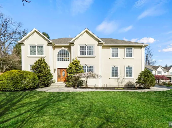 10 Keller Ct, Park Ridge, NJ 07656