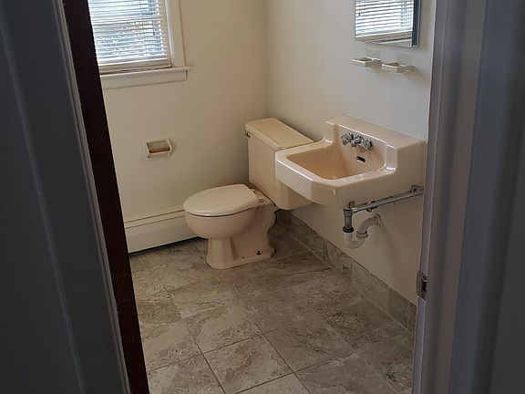 5th image of 83 Valentine St