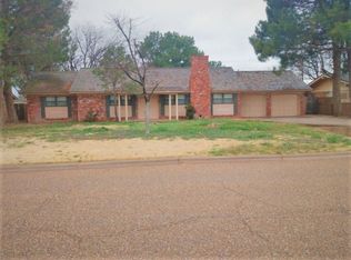 1103 Holliday St, Plainview, TX 79072